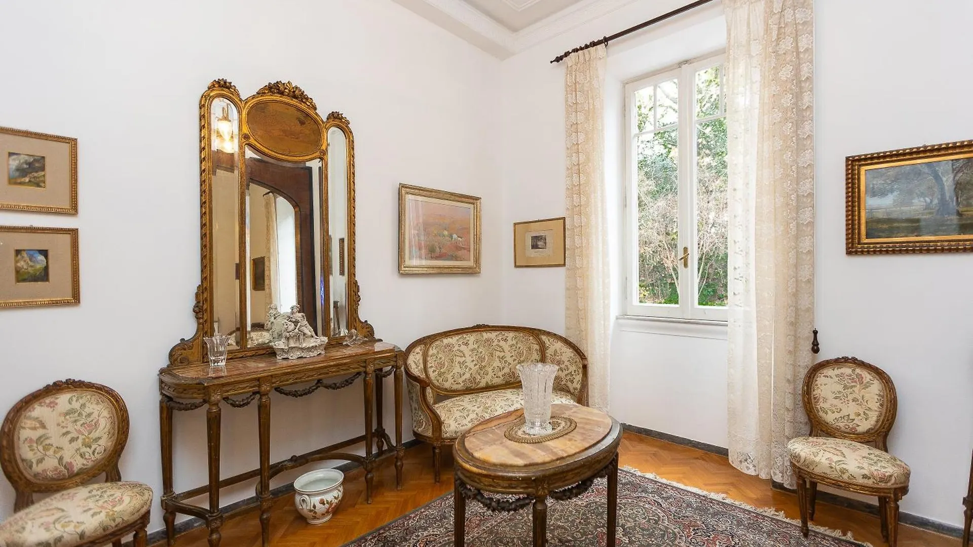 Amazing San Giovanni In Laterano Rome Apartment